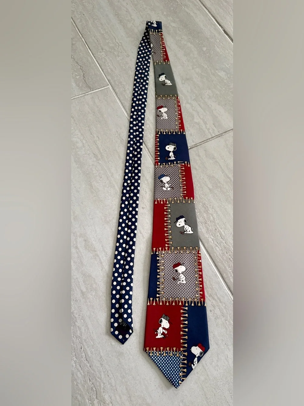 Peanuts Snoopy Golf Golfing 100% Silk Tie 3 3/4